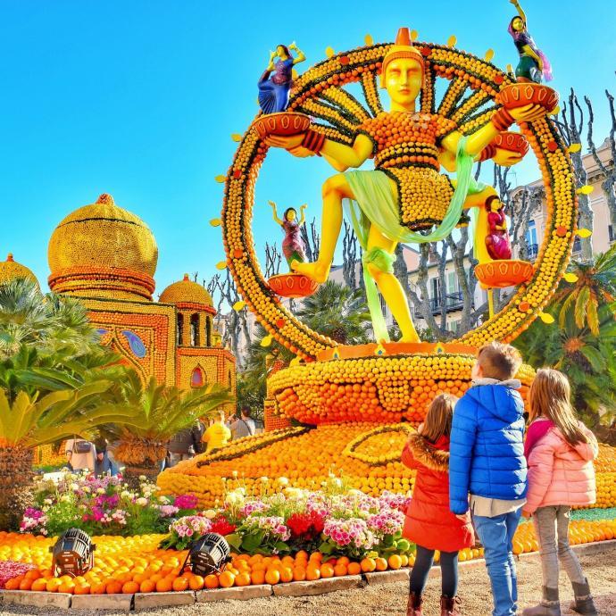 The Hôtel Menton Méditerranée in the heart of the Lemon Festival action!