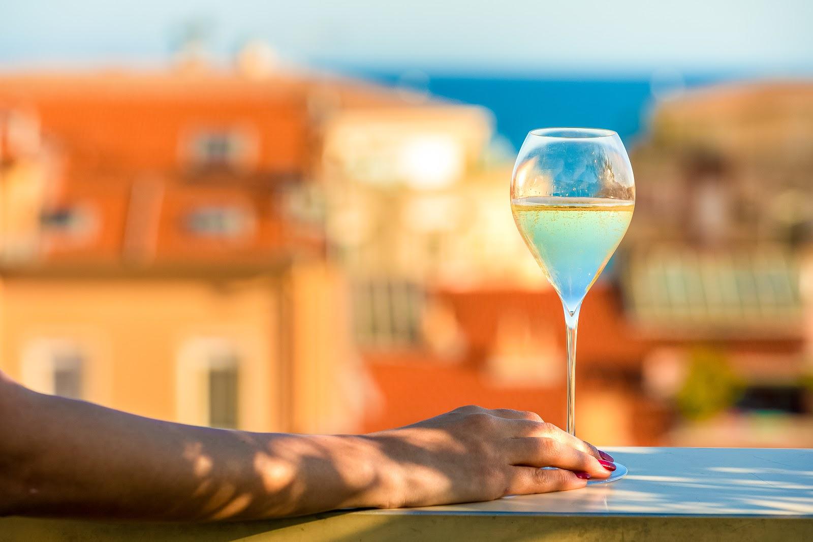 Renovations at the 3* Hôtel Méditerranée Menton