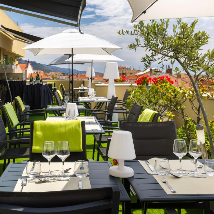 Enjoy the new menu at our rooftop restaurant in Menton