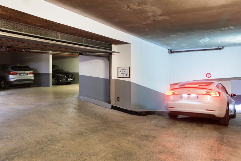 Hotel Mediterannée Menton - Parking