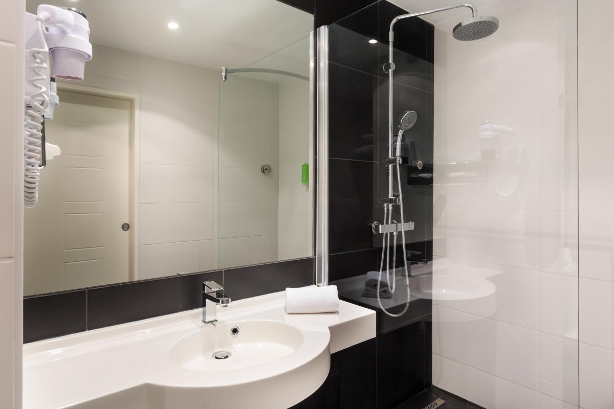 Hôtel Mediterrannée Menton - Chambre